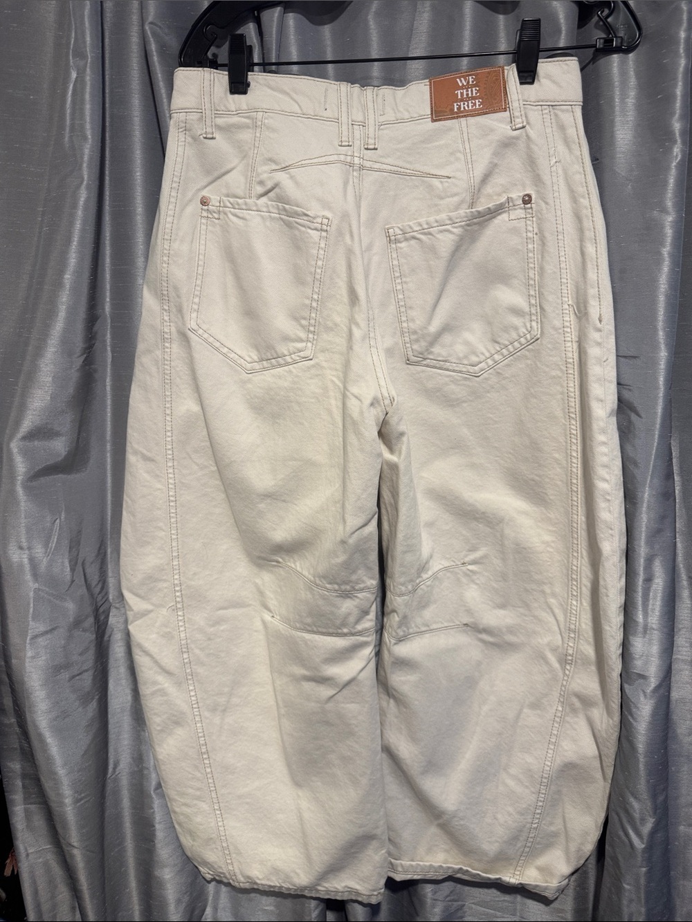 We The Free cream “Milk” good luck barrel-Leg Jeans size 27S - Picture 4 of 5